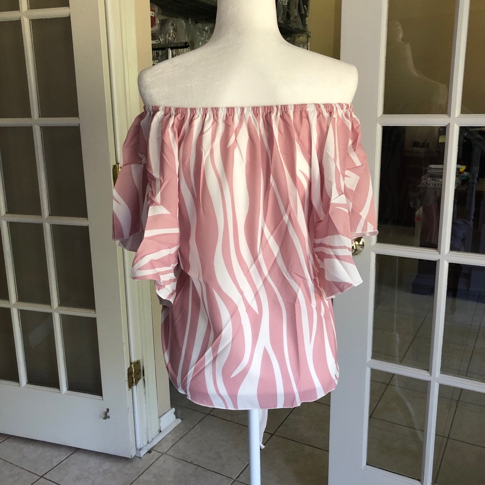 ❣️SALE❣️ 🆕 S/M Pink & White Off-the-Shoulder Top - Picture 10 of 14